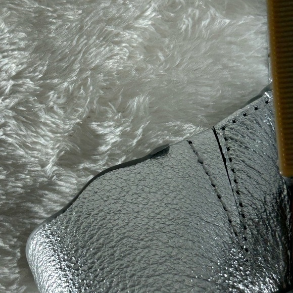 Marc Fisher Silver Textured Leather Block Heel Sandals Size 10 - Picture 10 of 12